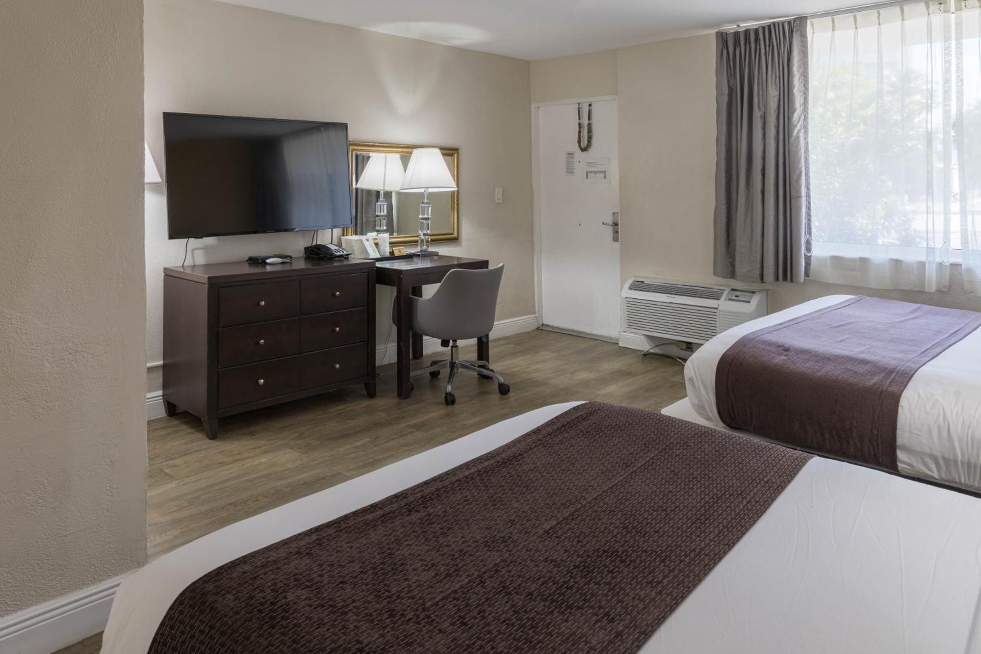 One King Bed & One Queen Bed